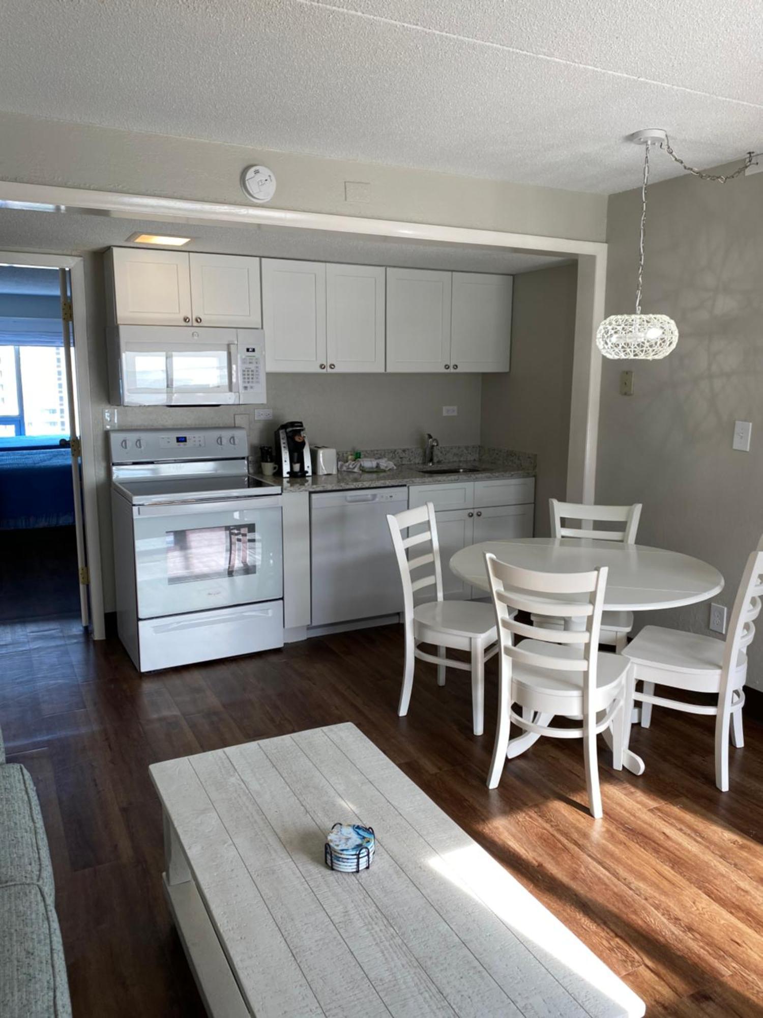 North Shore Oceanfront Resort Hotel 미를 비치 객실 사진
